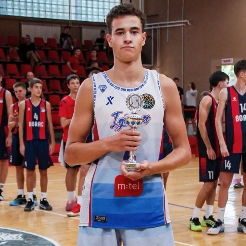 Maksim Komprivica